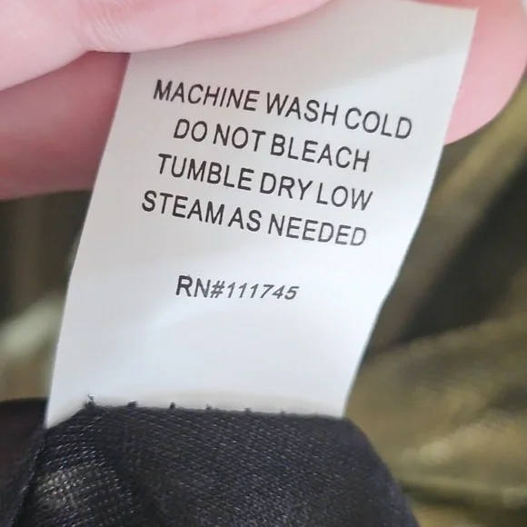 Elegant metallic olive Green Pleated Skirt - Picture 6 of 11